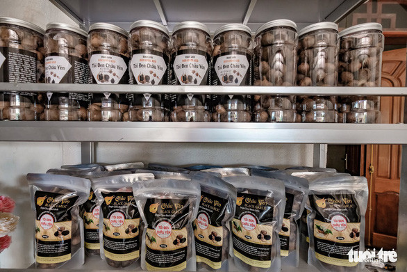 Sản phẩm tỏi đen Yên Châu của do anh Toàn và anh Đức khởi nghiệp - Ảnh: NAM TRẦN