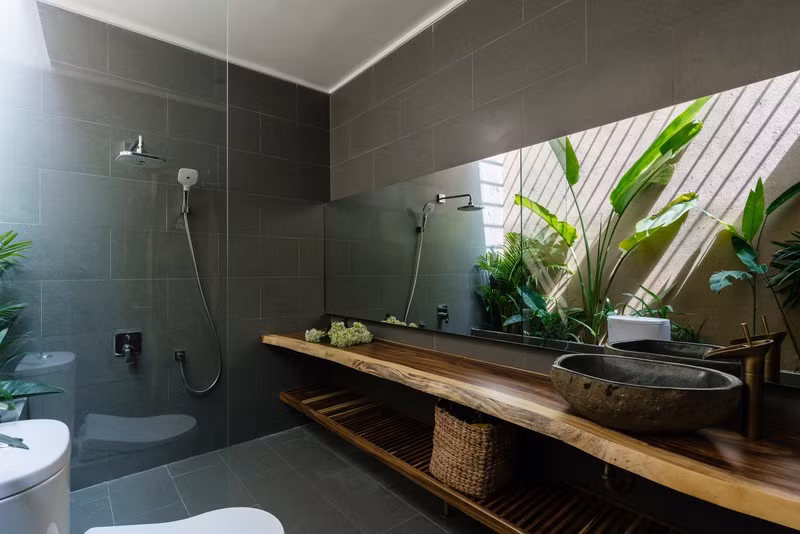 Phòng tắm bố trí mở, hài hòa với thiên nhiên. Phòng tắm bố trí mở, hài hòa với thiên nhiên.