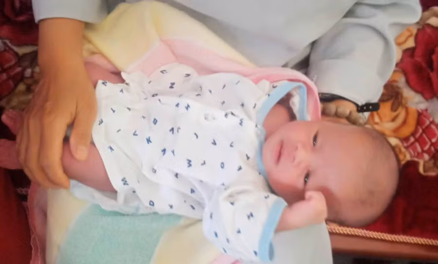 Cháu bé hiện đang có sức khỏe ổn định. Ảnh: Văn Ngọc 