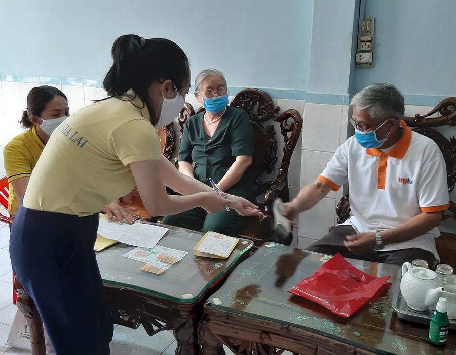 Công tác chi trả đảm bảo an toàn, đúng thời gian theo quy định. Ảnh: Như Nguyện Công tác chi trả đảm bảo an toàn, đúng thời gian theo quy định. Ảnh: Như Nguyện