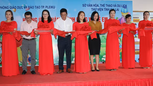 Khai mạc chương trình 