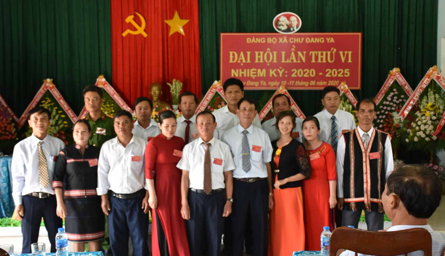 Ban Chấp hành khóa mới ra mắt tại Đại hội. Ảnh: Hà Phương