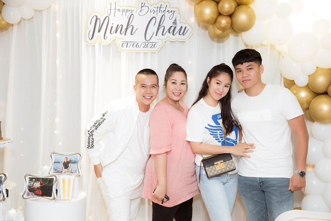 Vợ chồng Lê Phương 