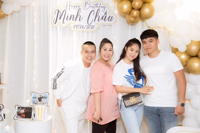 Vợ chồng Lê Phương 