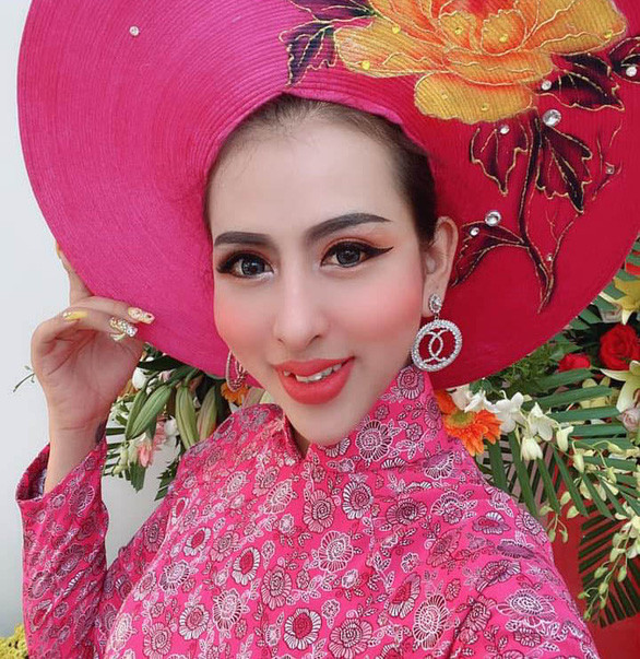 Khánh Du hiện là ca sĩ hát đám tiệc tại tỉnh Long An - Ảnh: NVCC