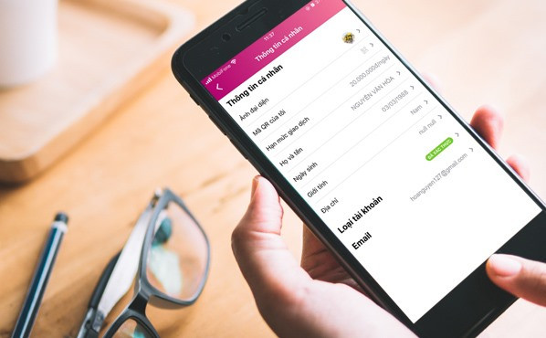 Người dùng ví điện tử phải hoàn tất xác thực danh tính trước ngày 7.7.2020 theo yêu cầu của NHNN. Nguồn: Moca Người dùng ví điện tử phải hoàn tất xác thực danh tính trước ngày 7.7.2020 theo yêu cầu của NHNN. Nguồn: Moca