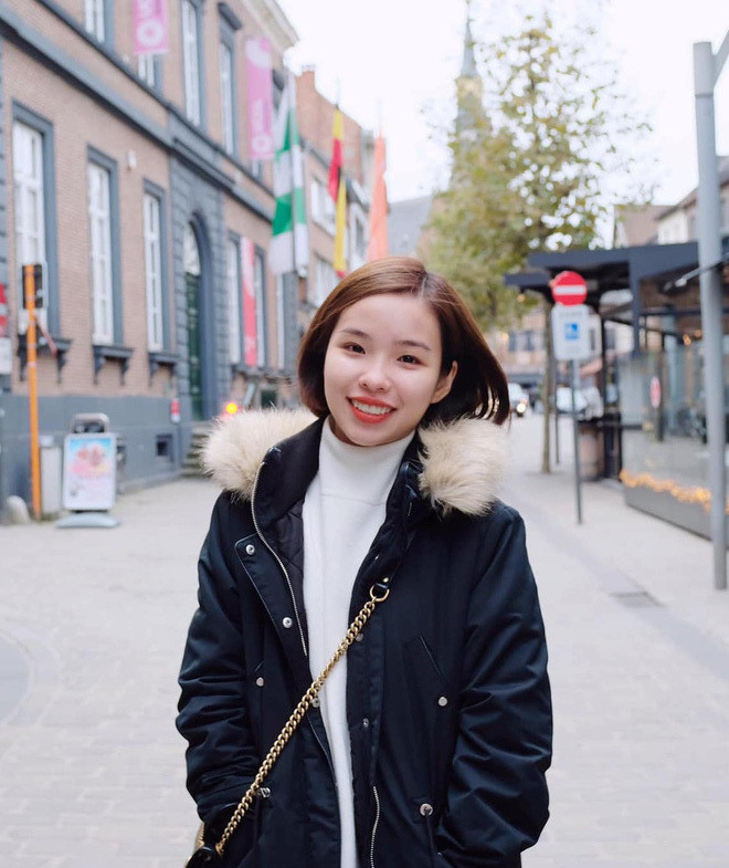 Vợ sắp cưới của Công Phượng là cô gái xinh đẹp có tên Viên Minh. Vợ sắp cưới của Công Phượng là cô gái xinh đẹp có tên Viên Minh.