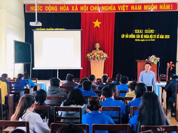 Toàn cảnh lớp bồi dưỡng. Ảnh: Phan Lài