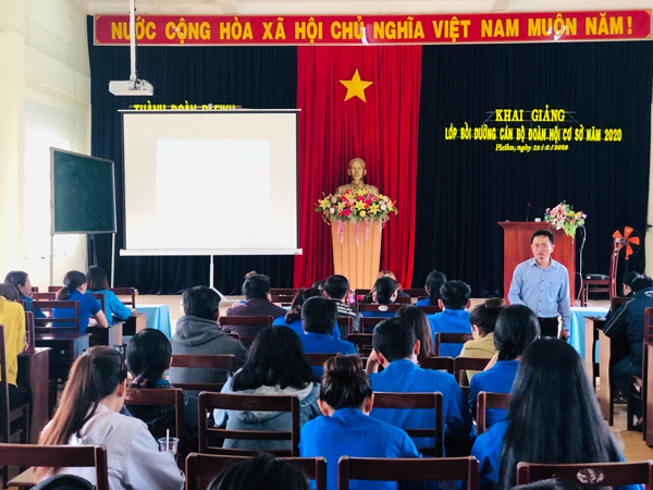 Toàn cảnh lớp bồi dưỡng. Ảnh: Phan Lài