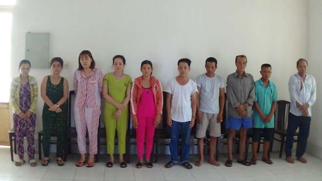 Cơ quan Công an thị xã Trảng Bàng đang điều tra làm rõ hành vi của những người tham gia sòng bạc ẢNH: GIANG PHƯƠNG