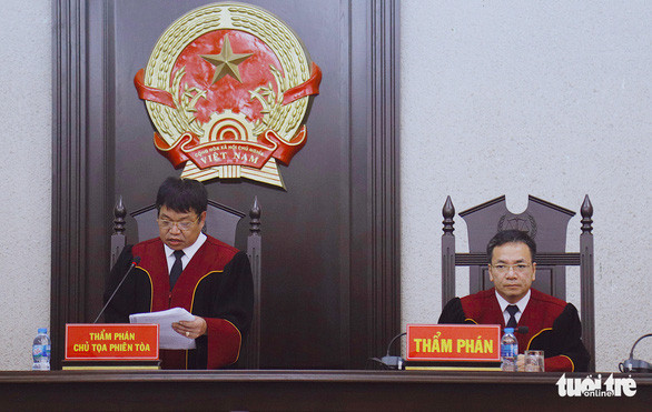HĐXX đọcjavascript:document.frmUpload.submit(); bản án đối với 9 bị cáo - Ảnh: DANH TRỌNG HĐXX đọcjavascript:document.frmUpload.submit(); bản án đối với 9 bị cáo - Ảnh: DANH TRỌNG