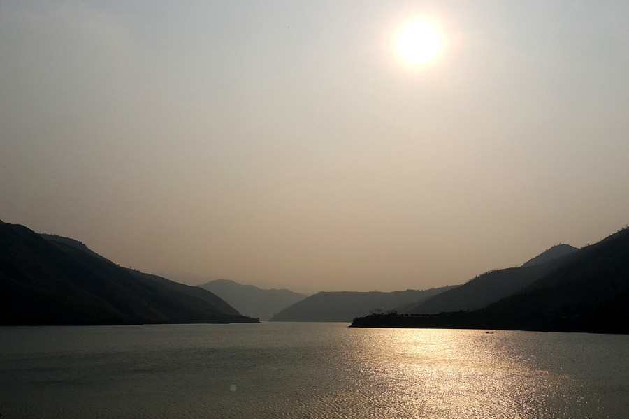 Chiều rơi trên sông Đà - Ảnh: GIA TIẾN