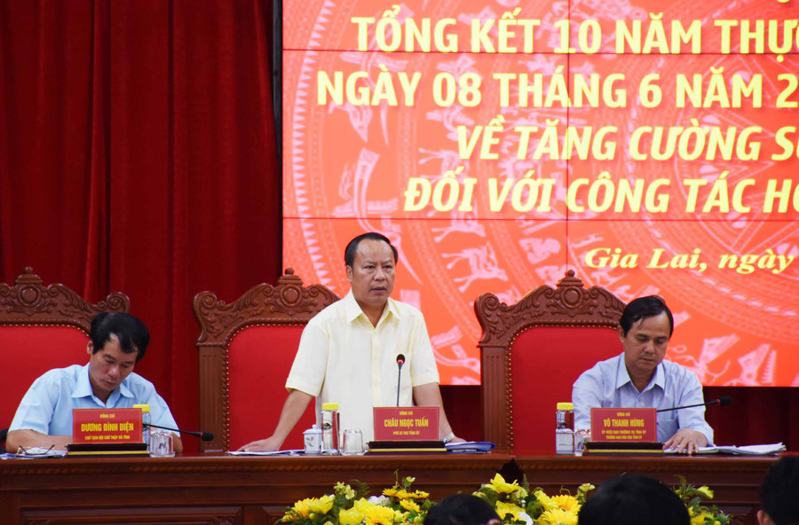 Phó Bí thư Tỉnh ủy Châu Ngọc Tuấn phát biểu chỉ đạo tại hội nghị . Ảnh: Minh Nguyễn