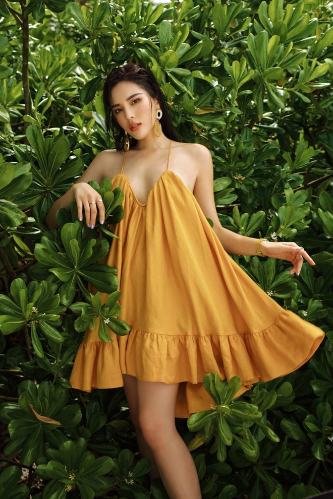 Kỳ Duyên trong một thiết kế phóng khoáng không nội y Kỳ Duyên trong một thiết kế phóng khoáng không nội y