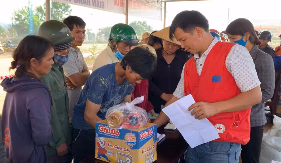 Hội Chữ thập đỏ các cấp tỉnh Gia Lai đã tổ chức nhiều hoạt động trợ giúp người nghèo khó trong Tháng nhân đạo năm 2020. Ảnh: Như Nguyện 