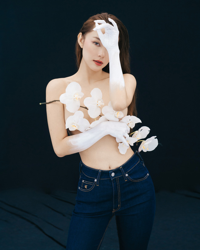 Thời gian qua, Minh Hằng tích cực giảm cân. Sắc vóc của nữ ca sĩ hiện tại chính là thành quả của sự nỗ lực, kiên trì với chế độ ăn uống, tập luyện gay gắt.