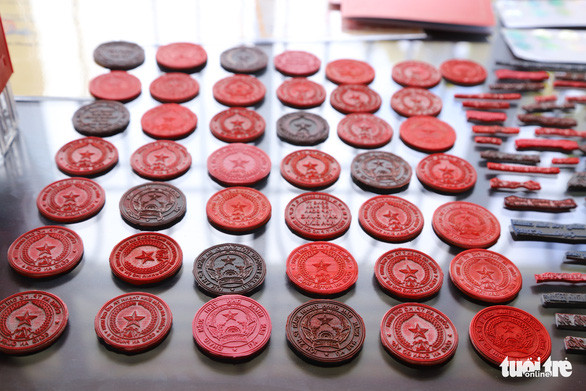 Các đối tượng làm giả cả con dấu của công an một số địa phương - Ảnh: ĐOÀN CƯỜNG Các đối tượng làm giả cả con dấu của công an một số địa phương - Ảnh: ĐOÀN CƯỜNG