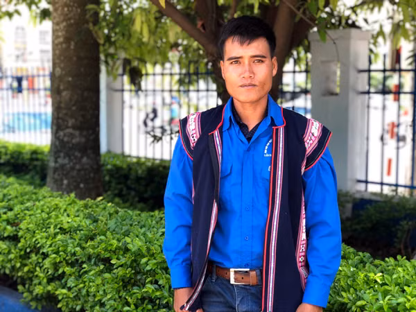 Anh Đinh Văn Hlinh là bí thư chi đoàn sôi nổi, nhiệt huyết ở tổ dân phố Plei Ktoh. Ảnh: P.L