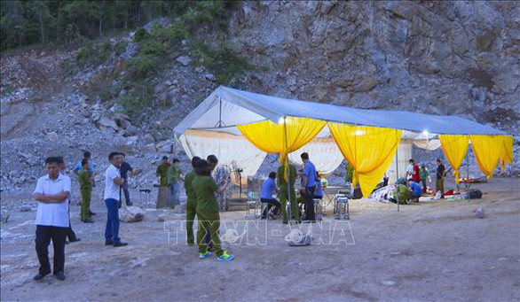 Lực lượng chức năng có mặt tại hiện trường - Ảnh: TTXVN Lực lượng chức năng có mặt tại hiện trường - Ảnh: TTXVN