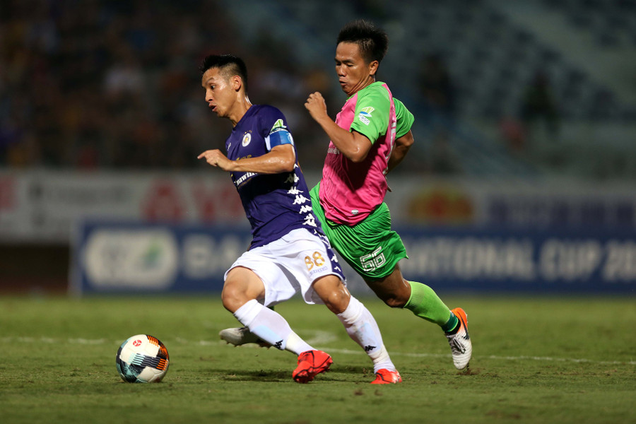 Quả bóng vàng Việt Nam 2019 Đỗ Hùng Dũng cùng Hà Nội FC thắng thuyết phục Đồng Tháp 3-0. Ảnh: Hải Đăng