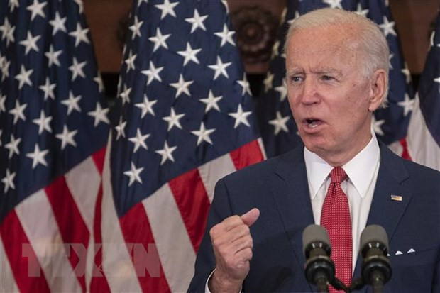 Ứng viên tranh cử Tổng thống Mỹ của đảng Dân chủ, cựu Phó Tổng thống Joe Biden phát biểu tại Tòa thị chính Philadelphia, Pennsylvania ngày 2/6. (Ảnh: AFP/TTXVN)