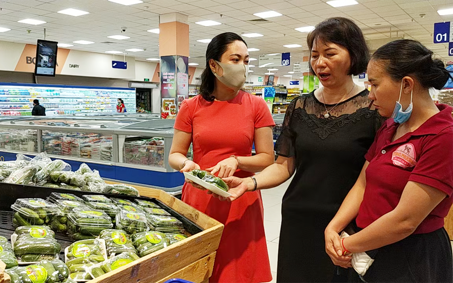  Siêu thị Co.op Mart Pleiku ủng hộ đưa hàng nông sản, đặc sản địa phương vào phân phối bán lẻ. Ảnh: S.C