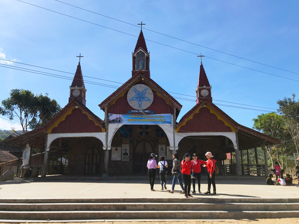 Một nhà thờ có kiến trúc độc đáo ở xã Hà Đông. Ảnh: Phương Linh