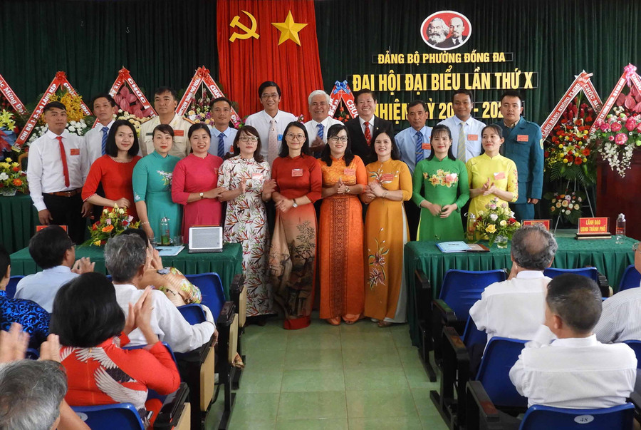 Ban Chấp hành Đảng bộ phường Đống Đa khoá X quyết tâm lãnh đạo thực hiện tháng lợi các nhiệm vụ trong nhiệm kỳ mới. Ảnh: Thanh Nhật