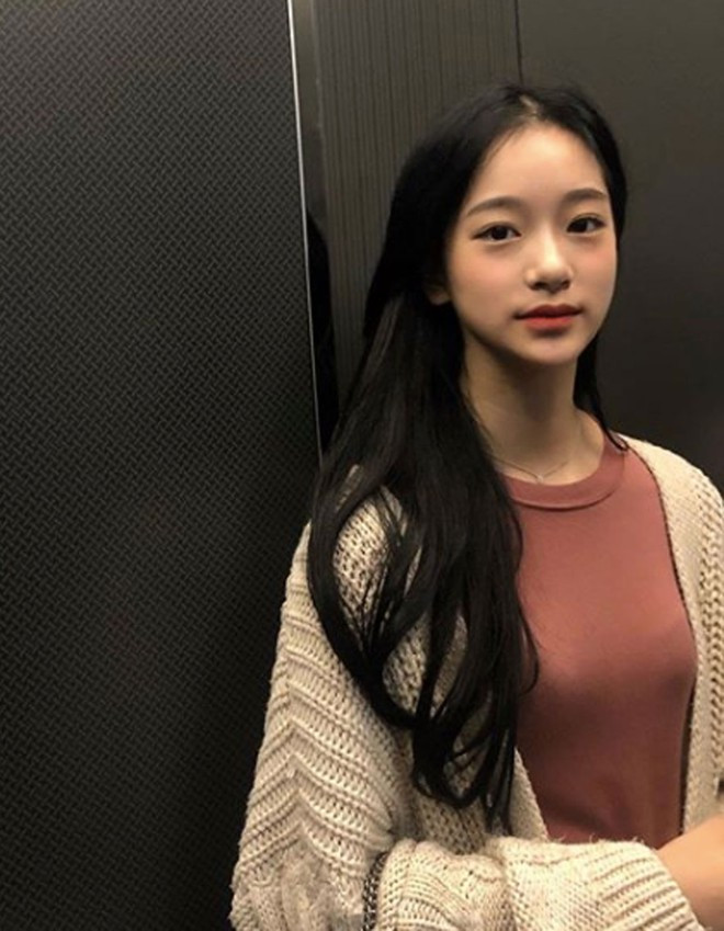 Hiện tại, Jo Seung Hee đã về chung công ty Golden Medalist với 