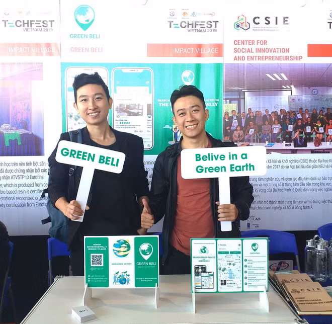 Thắng (trái) và Khoa (phải), hai chàng trai xây dựng cộng đồng sống xanh Green Beli ẢNH: AN QUÂN