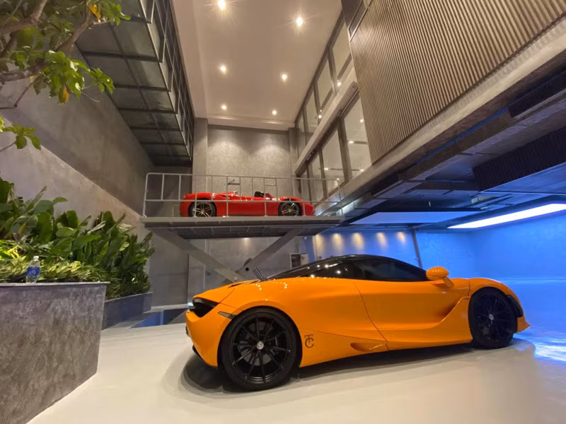  Không gian để dàn siêu xe khiến cộng đồng mạng choáng ngợp