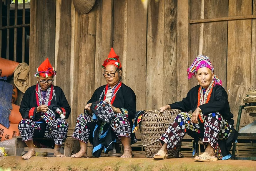 Đến Tây Bắc với những sắc màu và phong tục của nhiều đồng bào dân tộc đang sinh sống nơi đây. (Ảnh: Phan Tuấn Anh/TTXVN)