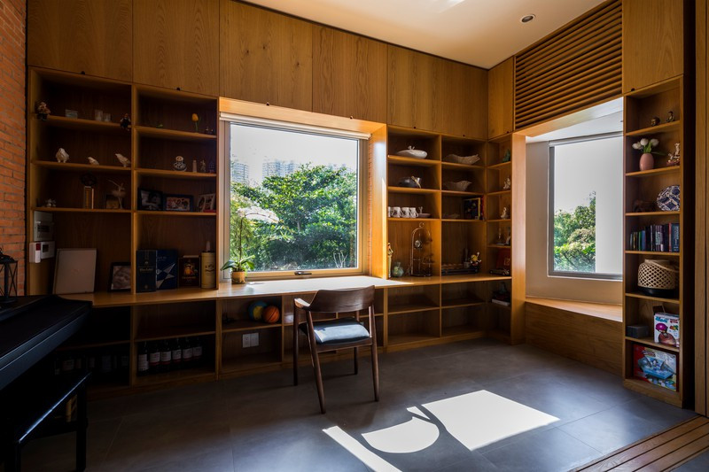 Kệ gỗ mang đến không khí ấm cúng cho phòng học. Kệ gỗ mang đến không khí ấm cúng cho phòng học.