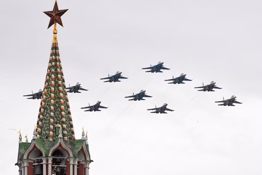 Nga duyệt binh trên không mừng Ngày Chiến thắng hôm 9.5.2020. Ảnh: Sputnik Nga duyệt binh trên không mừng Ngày Chiến thắng hôm 9.5.2020. Ảnh: Sputnik