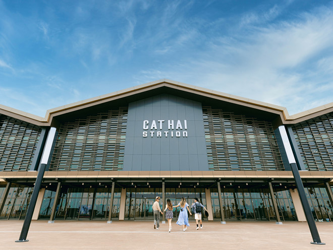 Khởi đầu tuyến cáp treo này là nhà ga đi Cát Hải mang đậm dấu ấn ngành công nghiệp đóng tàu của thành phố cảng ẢNH SG