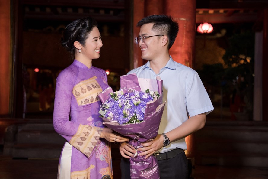 Hoa hậu Ngọc Hân và hôn phu. Ảnh: Vũ Toàn.
