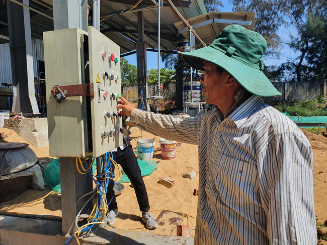 Hầu hết các công đoạn làm vườn đều được áp dụng các kỹ thuật máy móc.