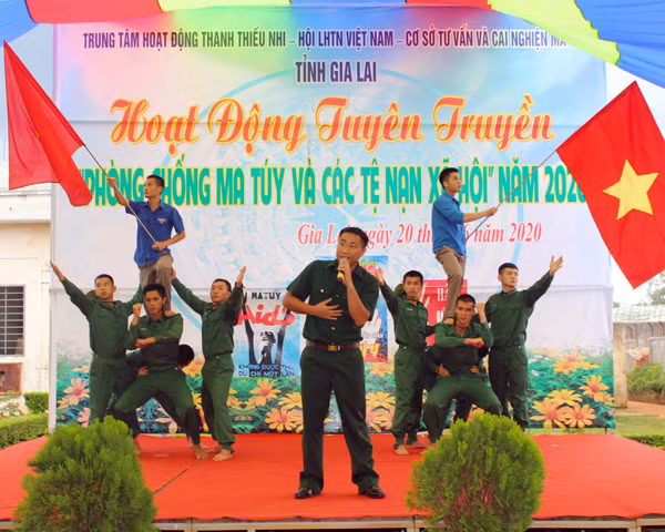 Phần thi tài năng của các học viên. Ảnh: P.L