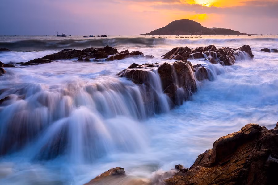 Thác biển Quy Nhơn