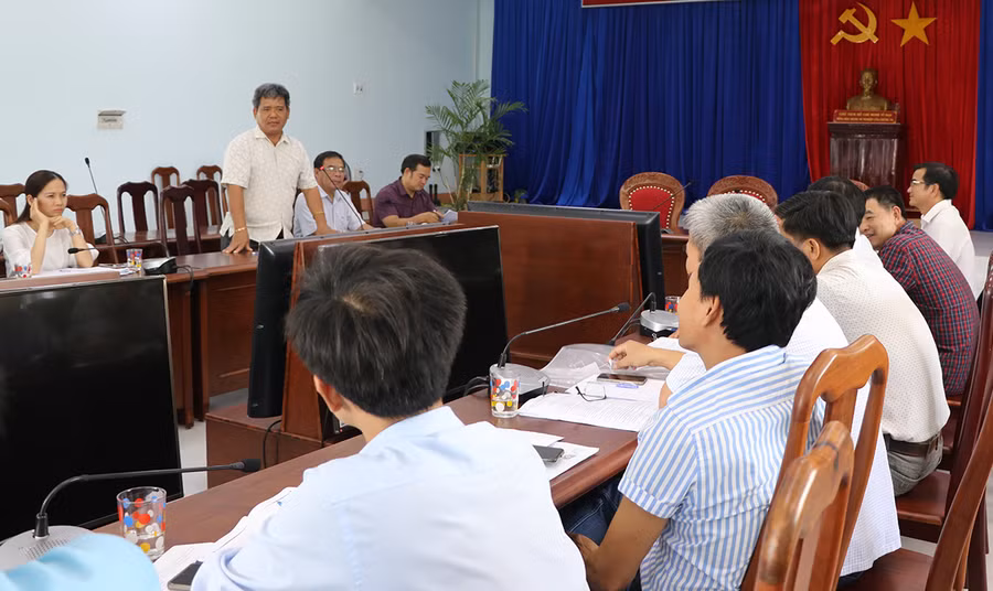 Đồng chí Hồ Văn Điềm-Ủy viên Ban Thường vụ Tỉnh ủy, Chủ tịch Ủy ban MTTQ Việt Nam tỉnh, Trưởng ban Dân tộc HĐND tỉnh phát biểu tại buổi làm việc. Ảnh: Ngọc Minh