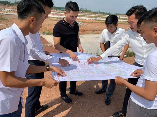 Giới đầu tư địa ốc săn cơ hội tại TP Móng Cái Giới đầu tư địa ốc săn cơ hội tại TP Móng Cái