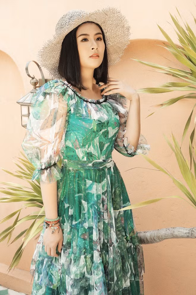 Summer 2020 với các họa tiết nhiệt đới đậm chất hè