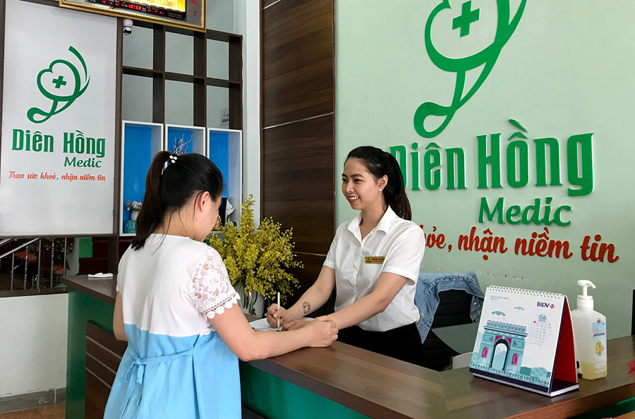 Một người dân đến thăm khám tại Diên Hồng Medic. Ảnh: H.D Một người dân đến thăm khám tại Diên Hồng Medic. Ảnh: H.D