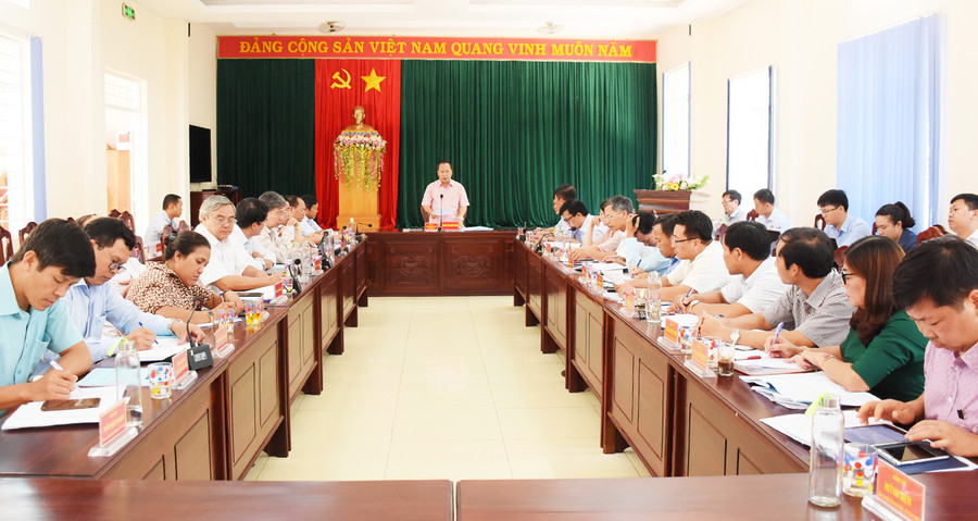 Phó Bí thư Tỉnh ủy Châu Ngọc Tuấn phát biểu chỉ đạo. Ảnh: Minh Nguyễn Phó Bí thư Châu Ngọc Tuấn phát biểu chỉ đạo. Ảnh: Minh Nguyễn