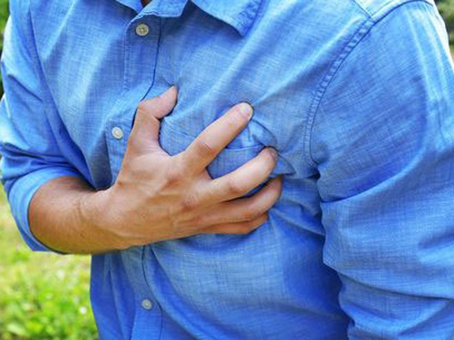 Các cục máu đông ở đùi rất nghiêm trọng và biểu hiện bằng sưng to và đau từ đùi đến háng, có nguy cơ gây tử vong và di chuyển đến phổi ẢNH MINH HỌA: SHUTTERSTOCK Các cục máu đông ở đùi rất nghiêm trọng và biểu hiện bằng sưng to và đau từ đùi đến háng, có nguy cơ gây tử vong và di chuyển đến phổi ẢNH MINH HỌA: SHUTTERSTOCK