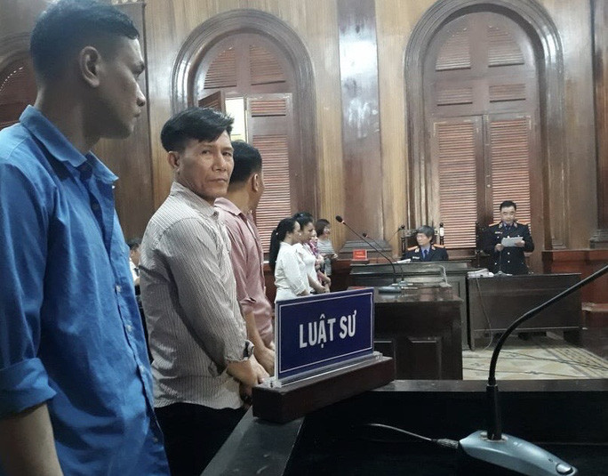 Các bị cáo nghe đại diện cơ quan công tố luận tội Các bị cáo nghe đại diện cơ quan công tố luận tội