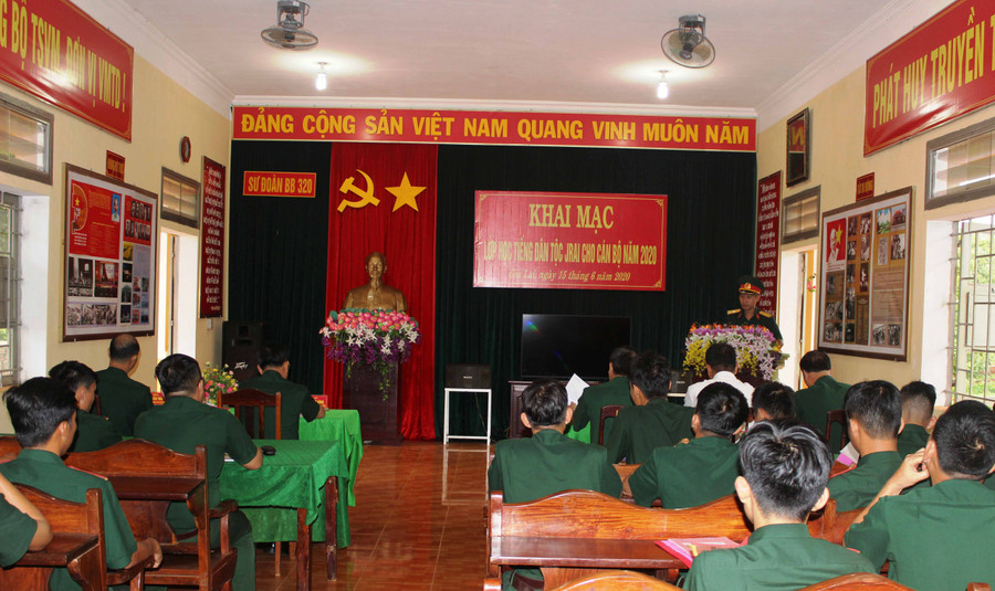  Quang cảnh lớp học tiếng Jrai. Ảnh: Vĩnh Hoàng