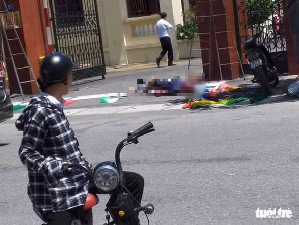 Hiện trường vụ điện giật khiến 3 người thương vong - Ảnh: NGUYỄN NINH