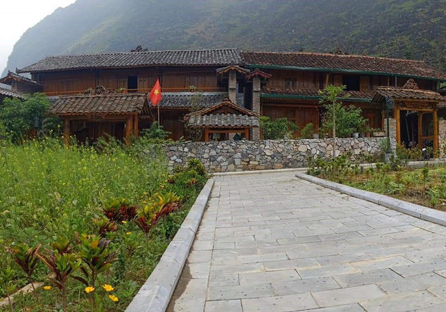 Nhà truyền thống tại Làng văn hóa du lịch cộng đồng dân tộc Mông, thôn Pả Vi Hạ