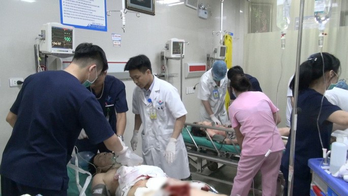 Các nạn nhân được cấp cứu tại bệnh viện - Ảnh: Bệnh viện cung cấp  Các nạn nhân được cấp cứu tại bệnh viện - Ảnh: Bệnh viện cung cấp